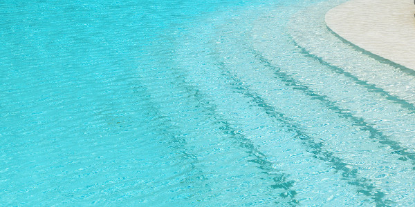Rehabilitación / Reformas de Casas Alins · Instalación de Piscinas